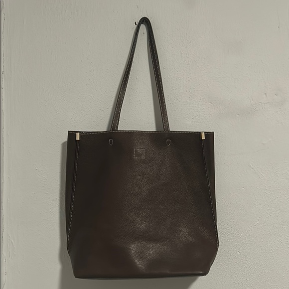 J. McLaughlin Brown Leather Tote Bag with Minimalist Design - Picture 3 of 6